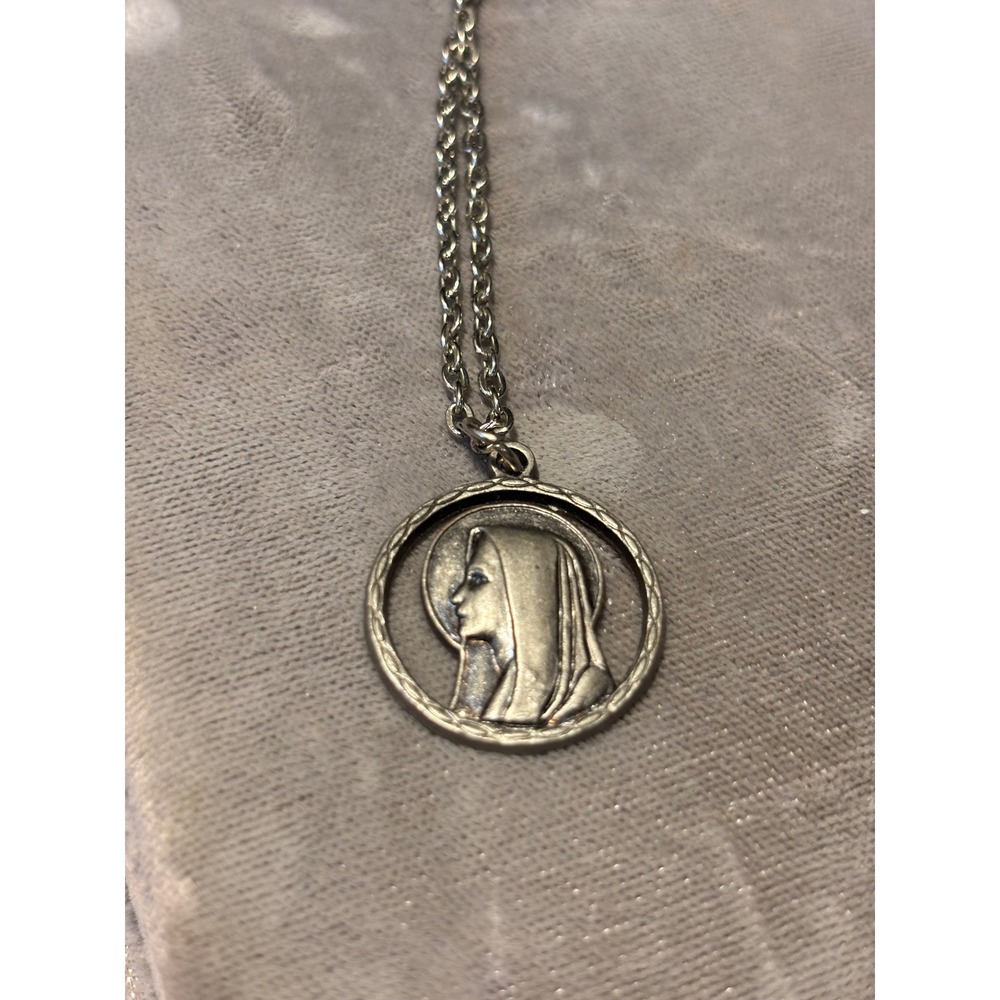Vintage Virgin Mary Profile Medallion Necklace Silver Tone Religious Pendant 18"